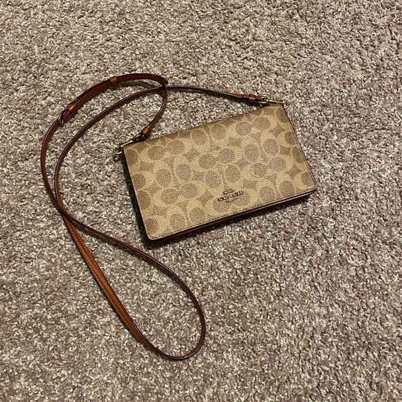 Coach Handbags - Coach Crossbody Clutch